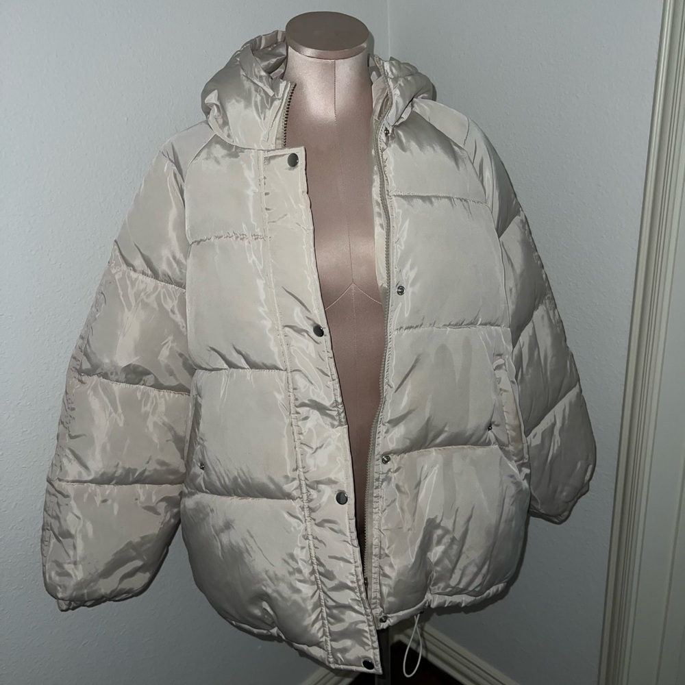 Oversized Cream Puffer Large